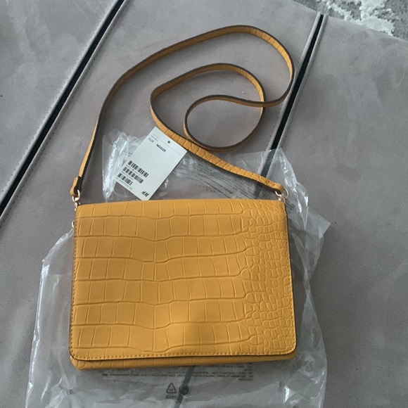 New! H&M Yellow Croc Embossed Crossbody Bag - Picture 7 of 11